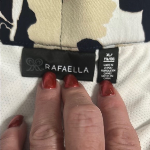 XL Traveling Bundle!  Silky Cargo Pants, Top, and Skorts - Picture 8 of 9